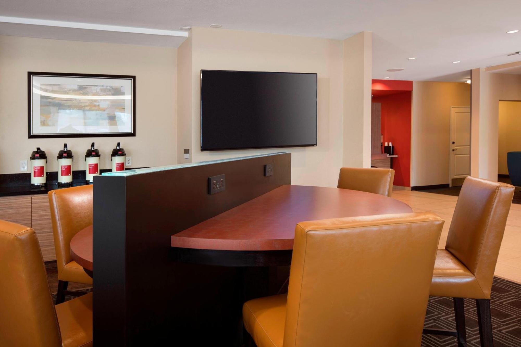 Towneplace Suites By Marriott San Diego Carlsbad / Виста Екстериор снимка