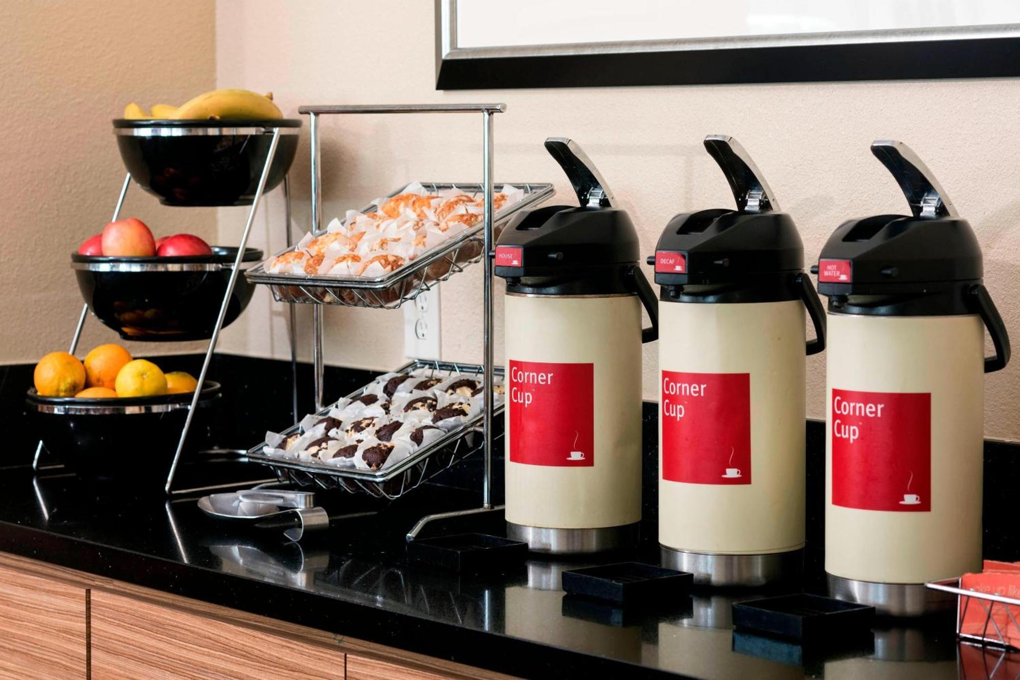 Towneplace Suites By Marriott San Diego Carlsbad / Виста Екстериор снимка