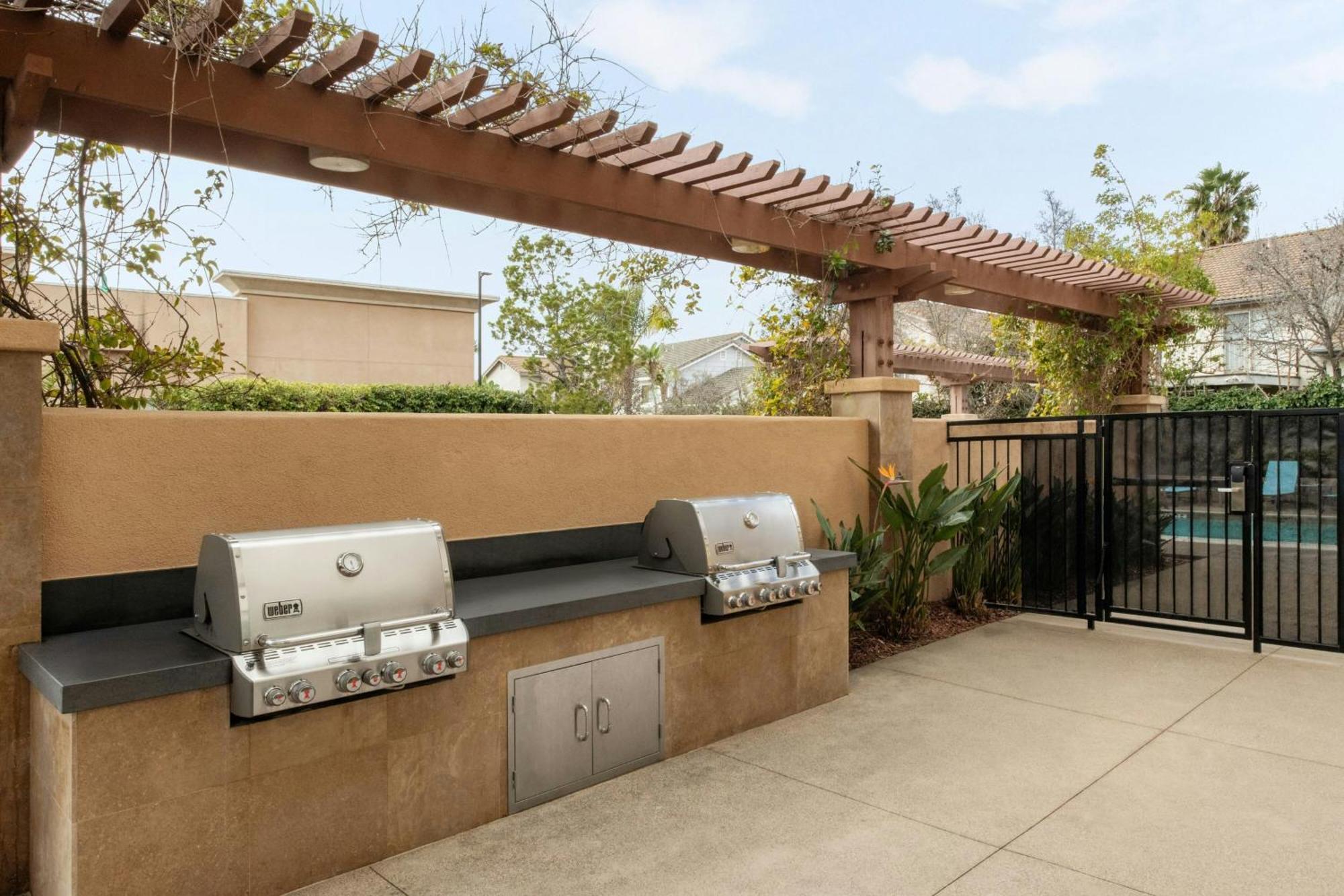 Towneplace Suites By Marriott San Diego Carlsbad / Виста Екстериор снимка