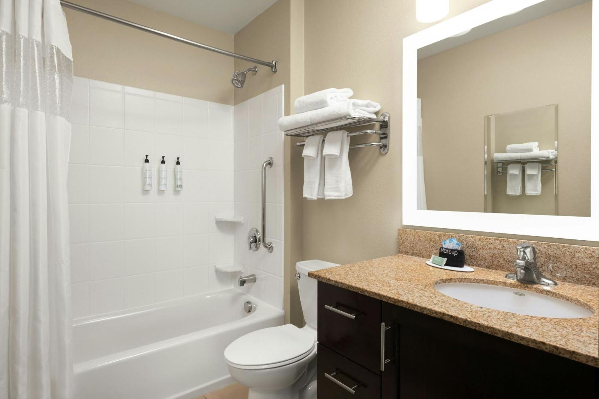 Towneplace Suites By Marriott San Diego Carlsbad / Виста Екстериор снимка