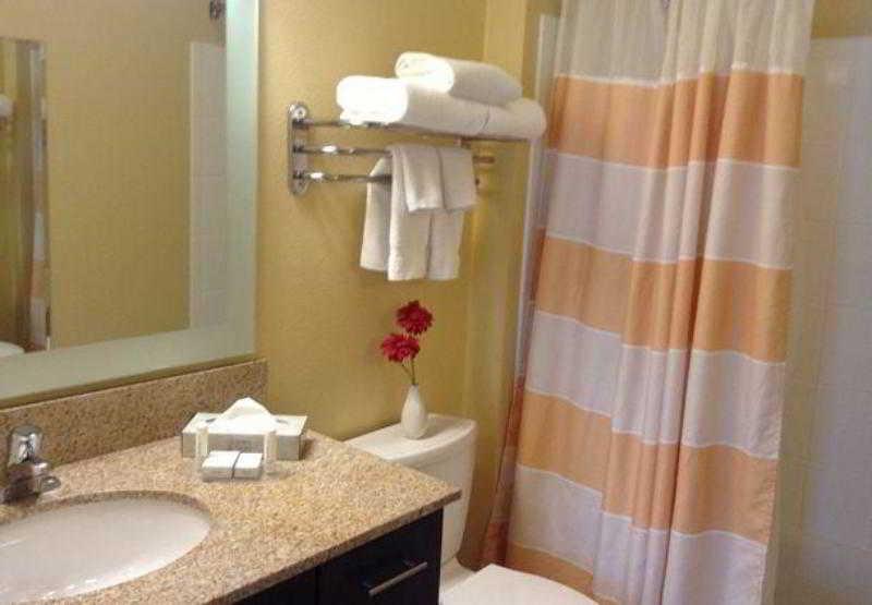 Towneplace Suites By Marriott San Diego Carlsbad / Виста Екстериор снимка