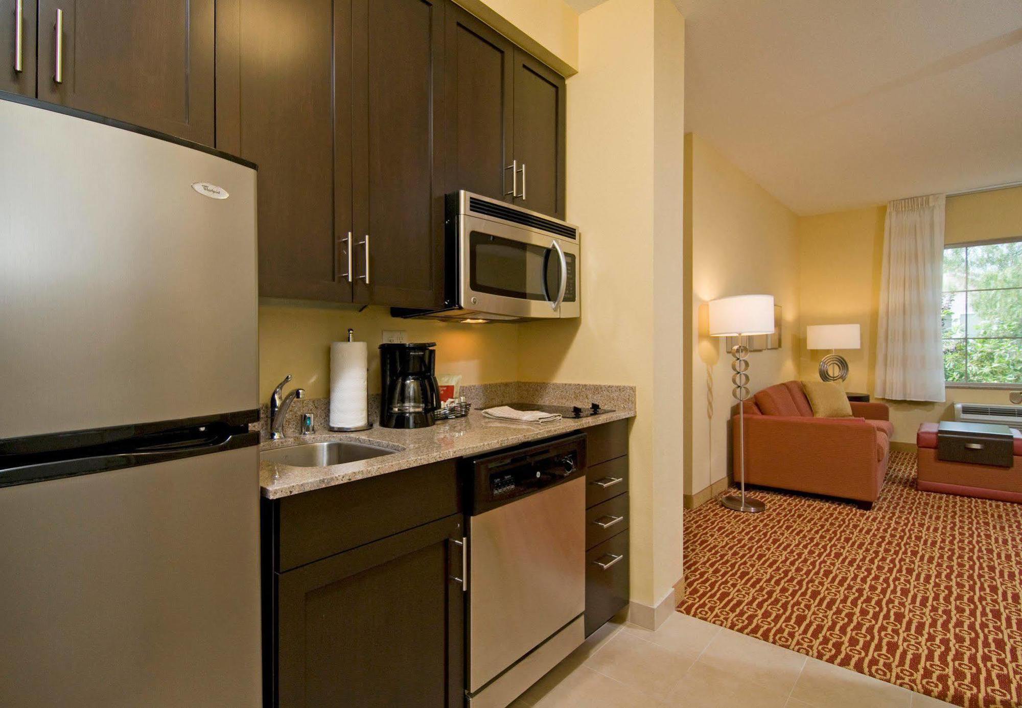 Towneplace Suites By Marriott San Diego Carlsbad / Виста Екстериор снимка